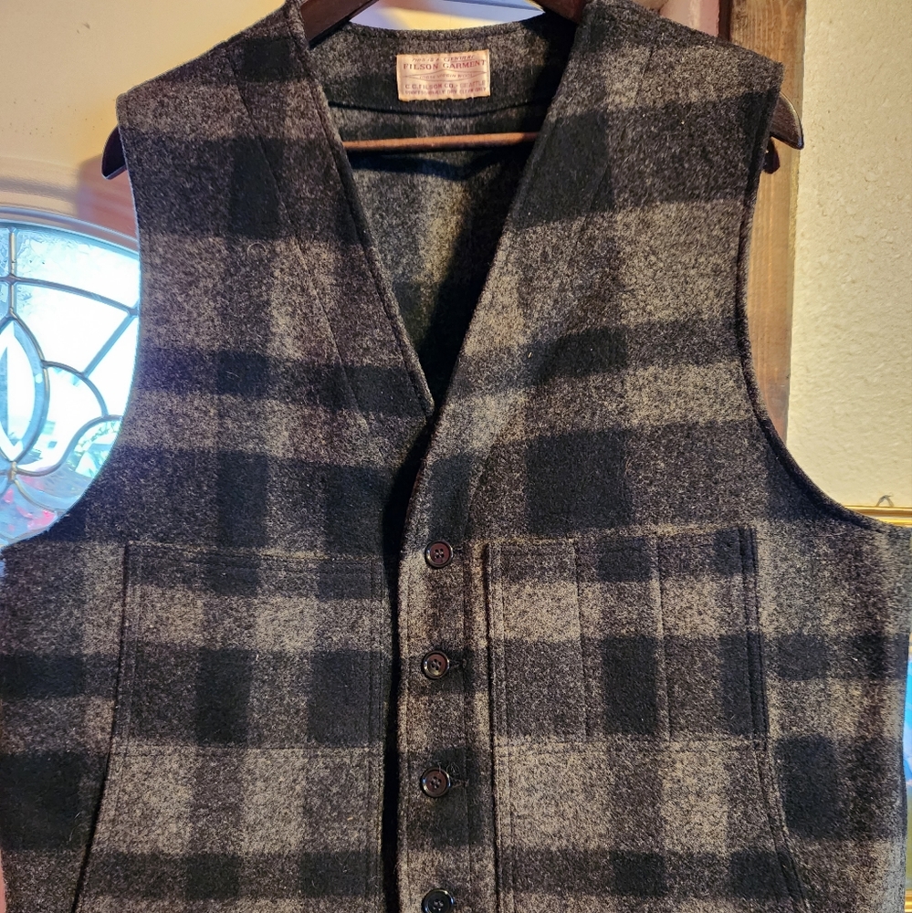 Filson wool plaid vest western black gray button up winter
